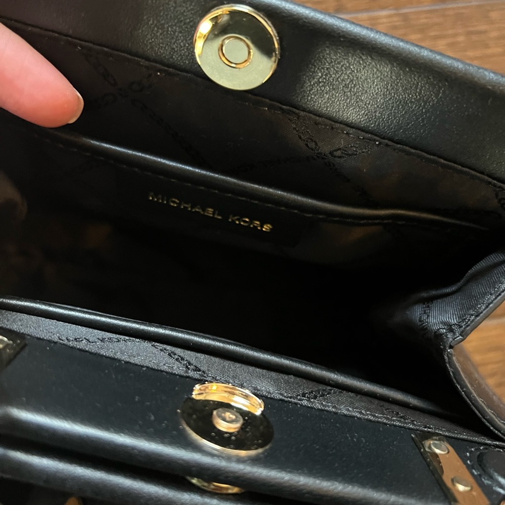 Michael Michael Kors Gramercy Frame Beaded Rose Black/Gold - Picture 7 of 9